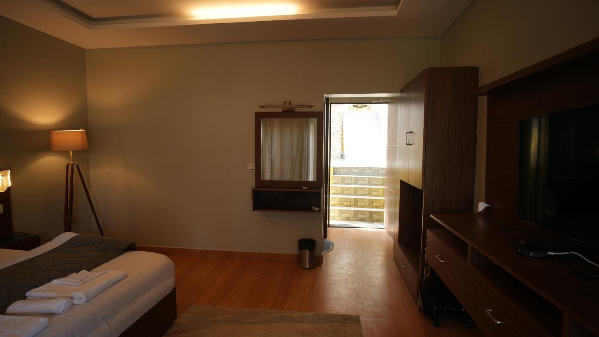 The Foresta By Orchid Hospitality & Holidays Hotel Mukteshwar Eksteriør billede